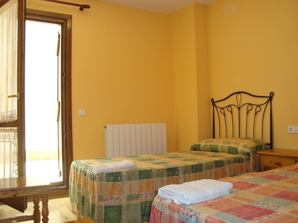 Apartamentos Saila Кастехон-де-Сос Номер фото