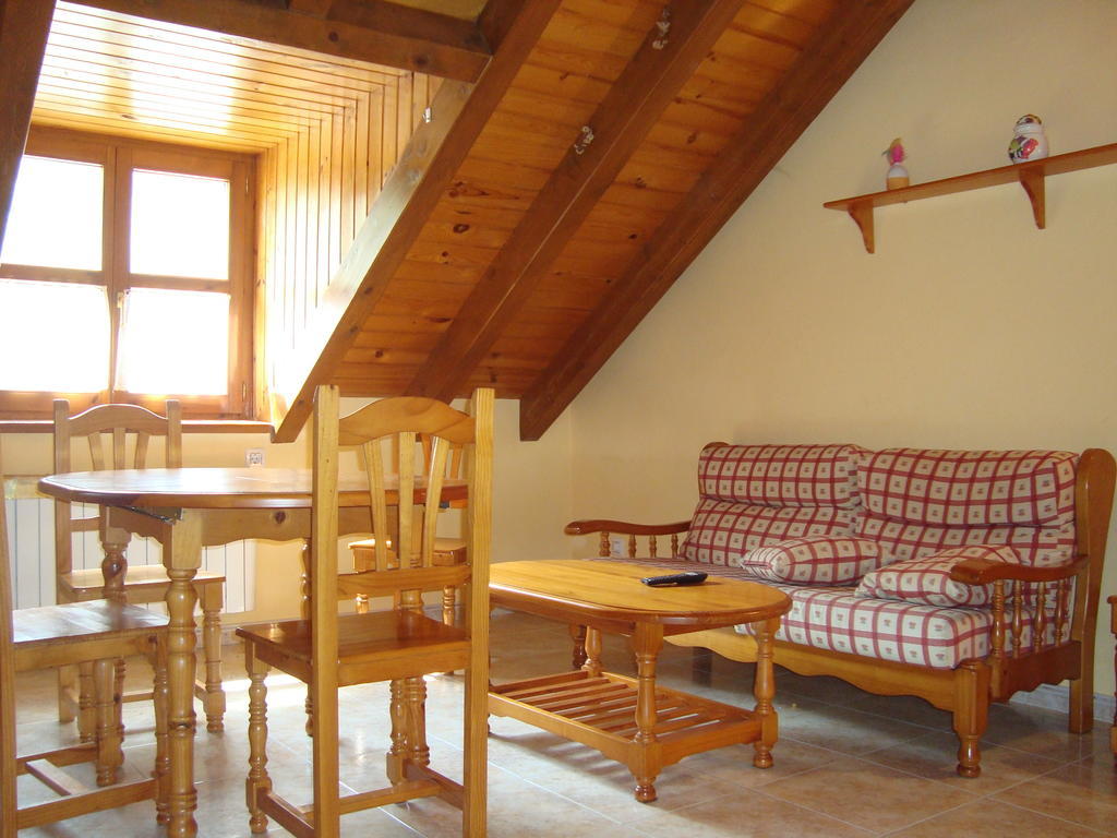 Apartamentos Saila Кастехон-де-Сос Екстер'єр фото